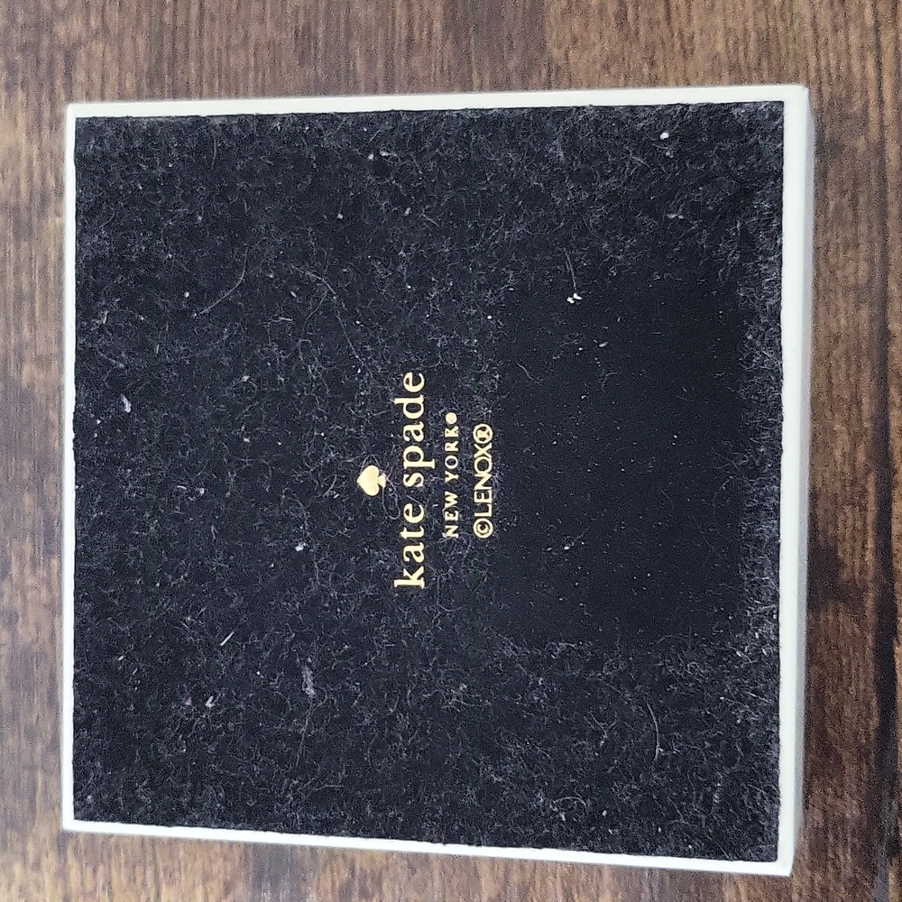 Kate Spade Top Secret Box - Picture 4 of 5